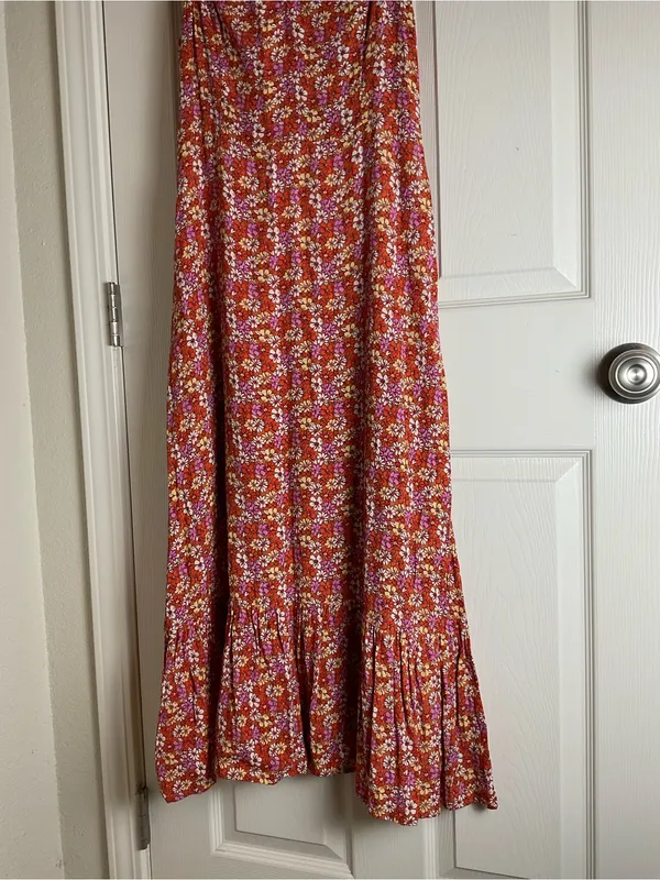 LUSH Floral midi Dress Size Large Ruffle Strap Smocked - Image 3