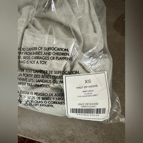 NWT WeWoreWhat Light Gray Zip-Up crop hoodie and Joggers Set XS - Image 13