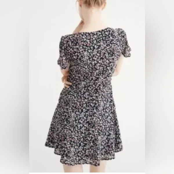 Abercrombie & Fitch Floral Faux Wrap Mini Dress Flutter‎ Sleeve V-Neck Lined - Image 3