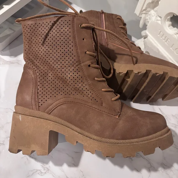 Sugar Fabians Brown Heeled Boots Size 8 | Trendy Fall Fashion Essential - Image 11