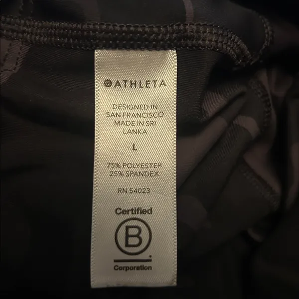 Athleta ultimate camo 7/8 stash pocket - Image 6