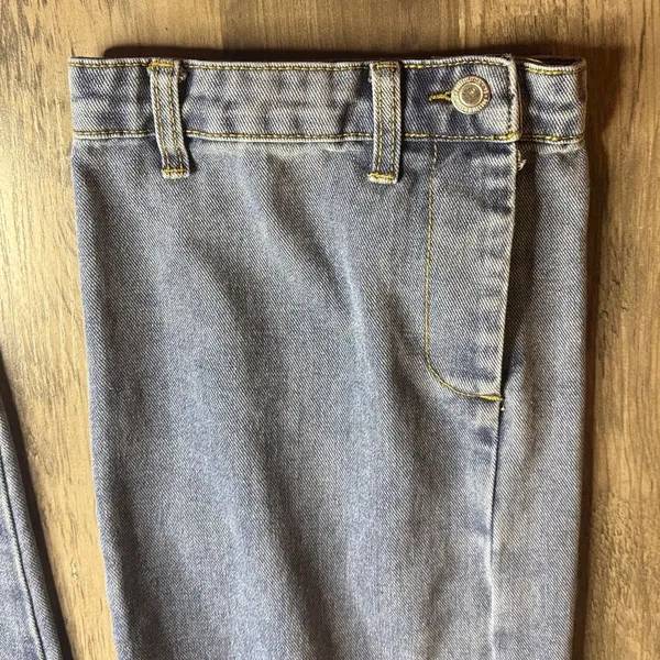 PrettyLittleThing Light Blue Relaxed Wide Leg Jeans with Bottom Detail - Image 4