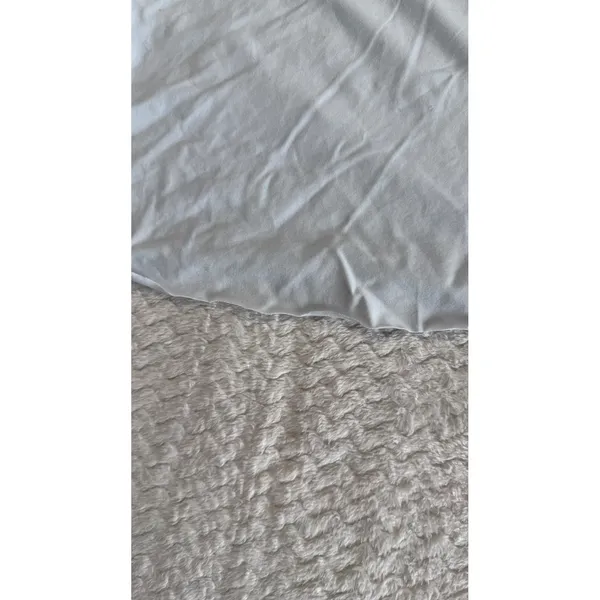 Lululemon Womens Light Blue V-Neck Short Sleeve Cropped flaw cut Tee Shirt - Image 2