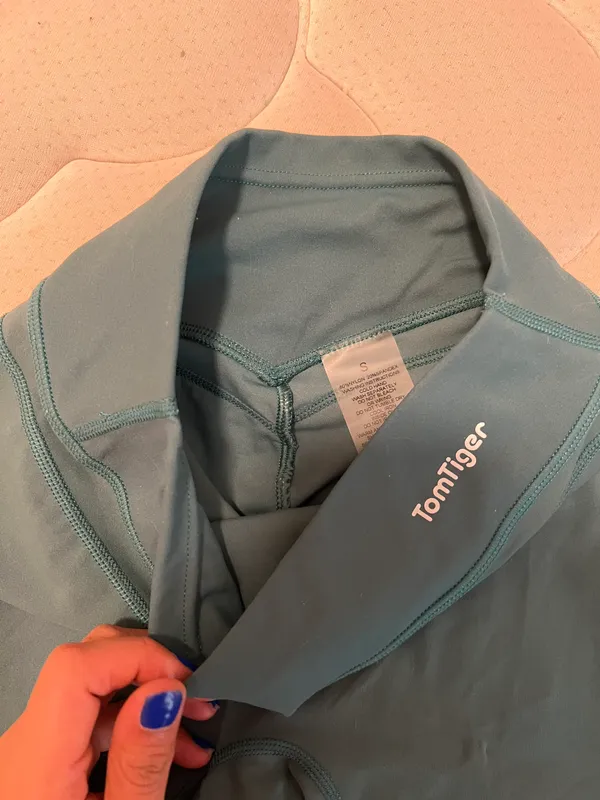 Amazon green scrunched gym shorts - Image 7