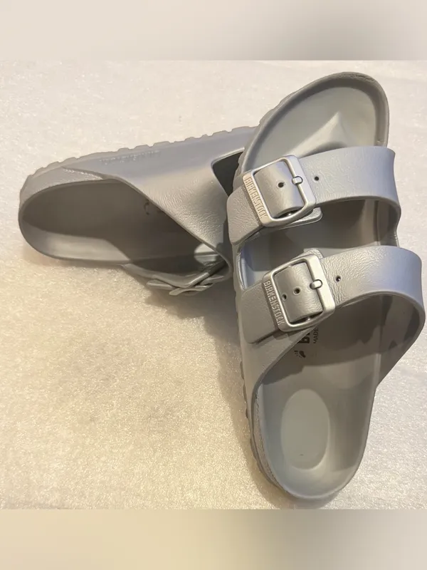 Birkenstock women’s Light Gray EVA Arizona Sandals NWOT - Image 2