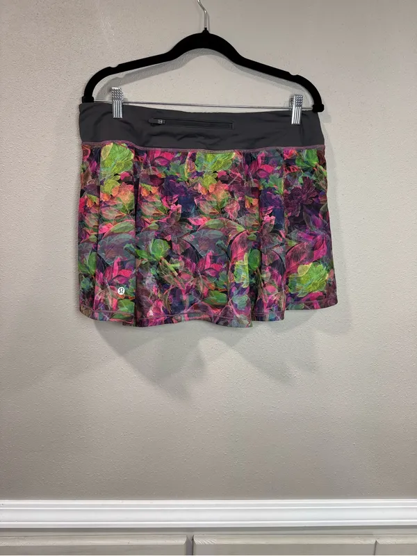 Lululemon Side-Pleat High-Rise Tennis Skirt Vivid Floral Tone Multi / Graphite - Image 5