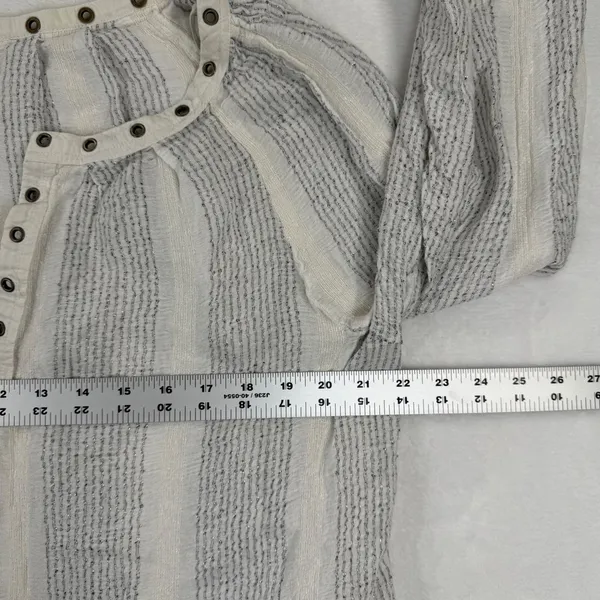 Free People White Grey Metallic‎ Striped Grommet Split Neck Blouse Top Womens M - Image 3