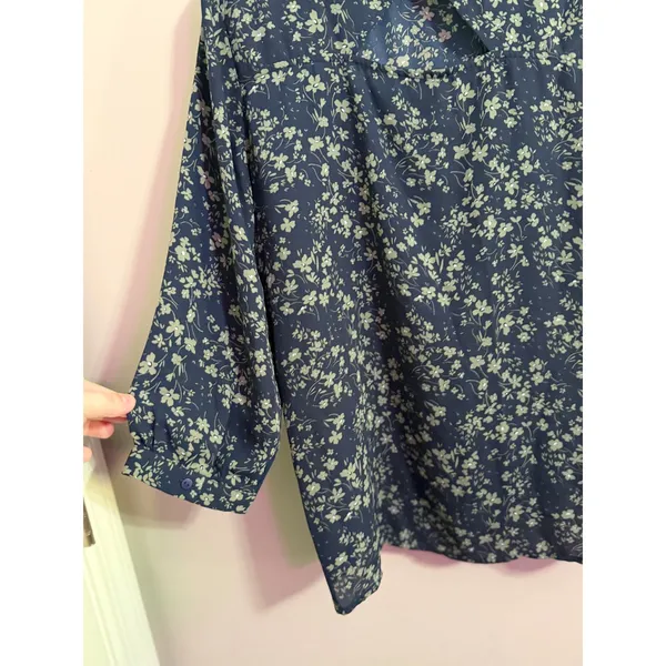 41 Hawthorne Blue Floral Print Blouse Women's Size M‎ Keyhole Back 3/4 Sleeve - Image 5