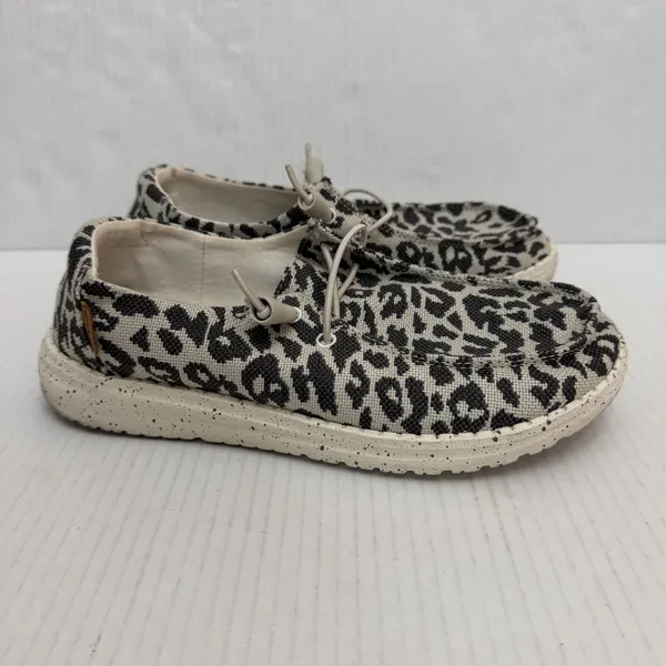 Hey Dude Wendy Woven Cheetah Shoes Womens 7 Beige Animal Print Slip On Canvas - Image 2