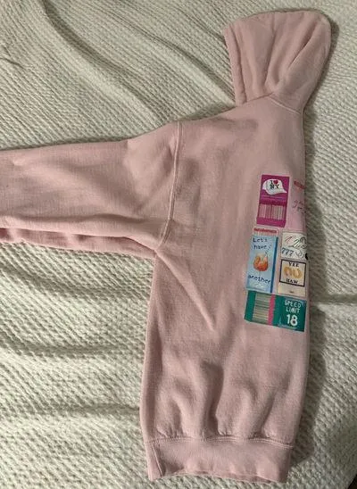 Charlie & Claire Graphic Sweatshirt Size L - Image 4