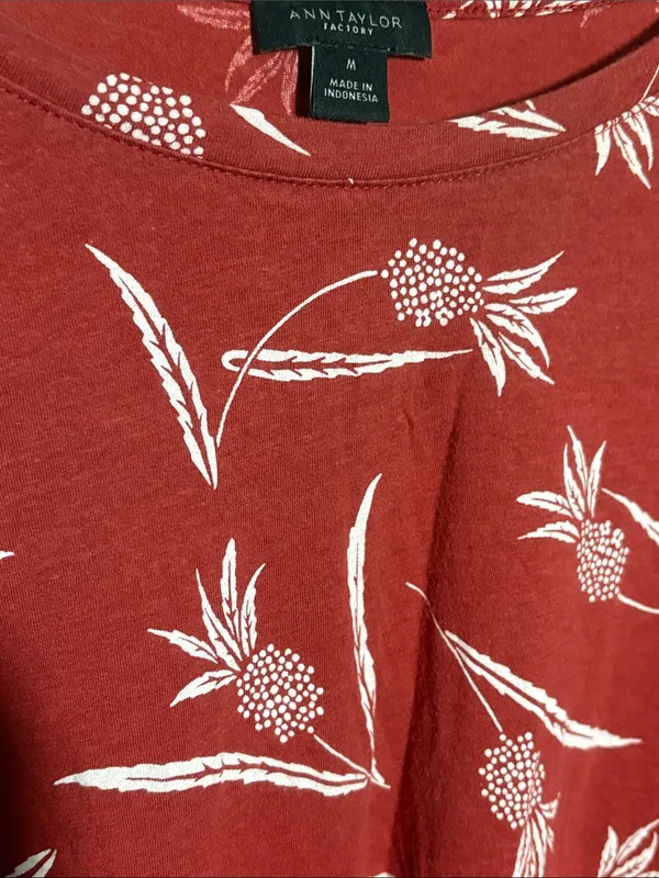 Ann Taylor Factory Burgundy Tee with White Pineapple Print - Image 3