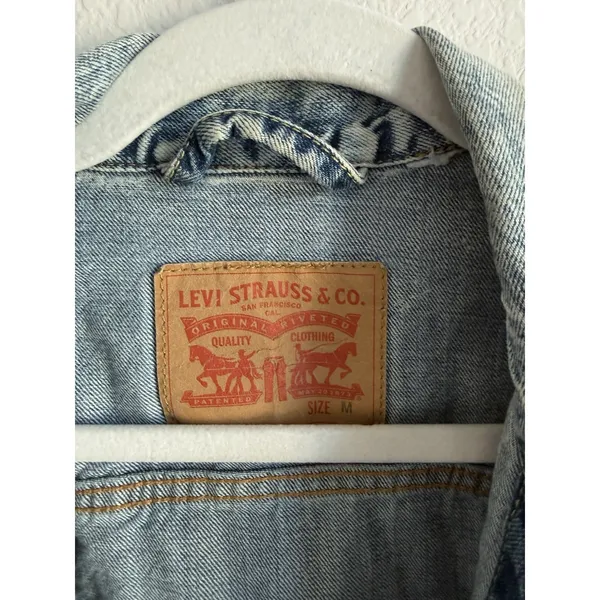 Levi's Strauss & Co Premium Denim Jacket Trucker‎ Blue Wash Women's Size Medium - Image 10