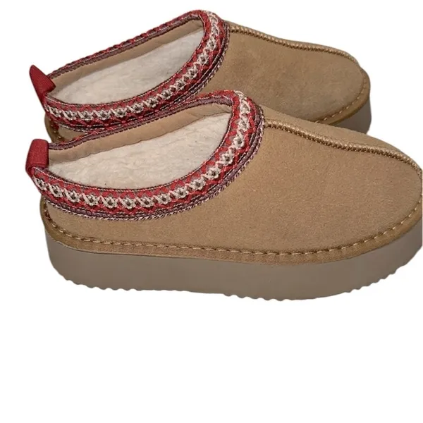 Cozy Tan Slip-On Shoes with Red Trim size 37/6.5-7 - Image 5