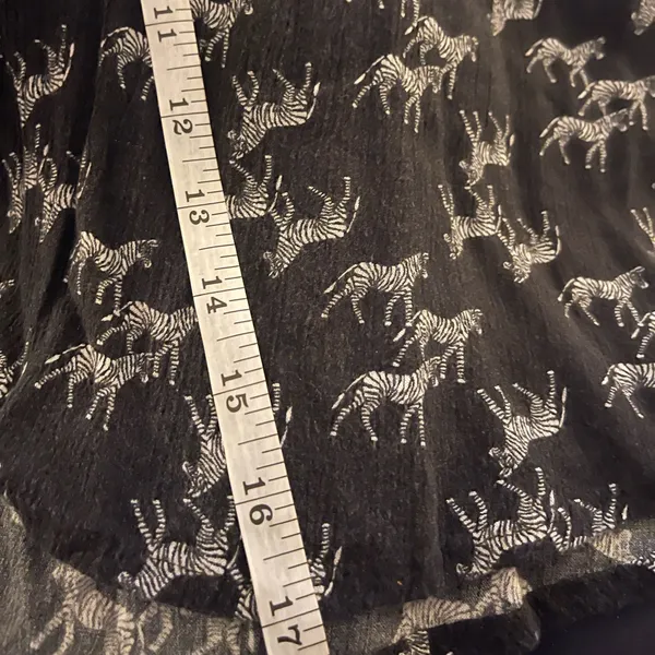 Old Navy Black & White Zebra Monogram Print Tank Top Size Large - Image 5