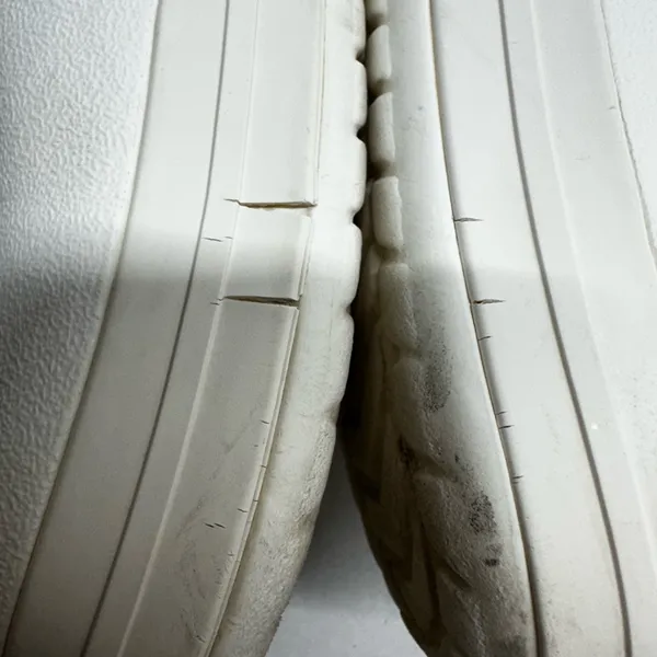 Crocs Classic Clog Sz: M:7/W:9 Bright Crisp White Lightweight Comfort Minimalist - Image 9