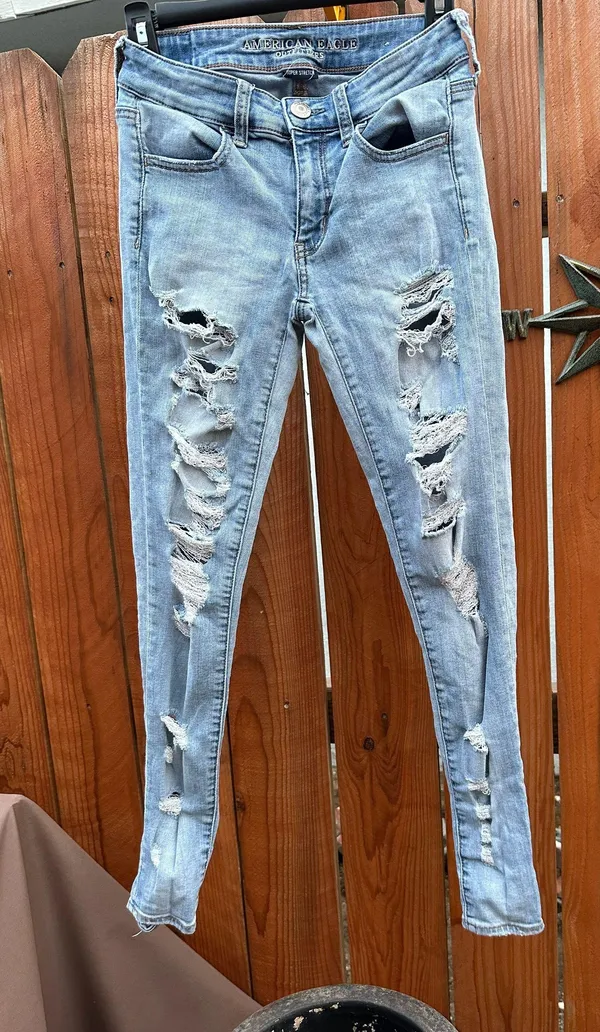 American Eagle Super Stretch Jeans  Size 2 regular - Image 3