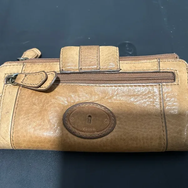 Fossil Tan Leather Accent - Image 12