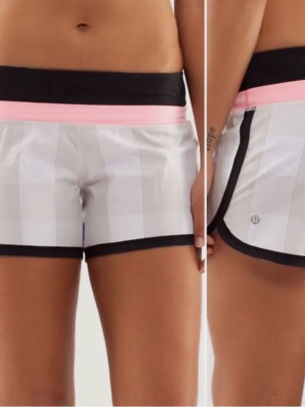 Lululemon Groovy Run Short Dune Gros Gingham Plaid Bleached‎ Coral/Black Size 4 - Image 2