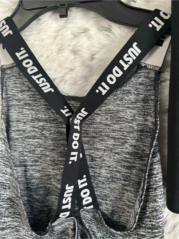 7. Nike 2pc set xs/s bundle - Image 3