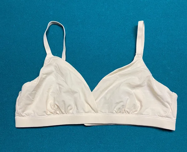 FITS EVERYBODY CROSSOVER BRALETTE - Image 2
