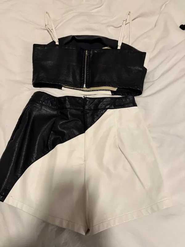 2 Piece Leather Set - Image 3