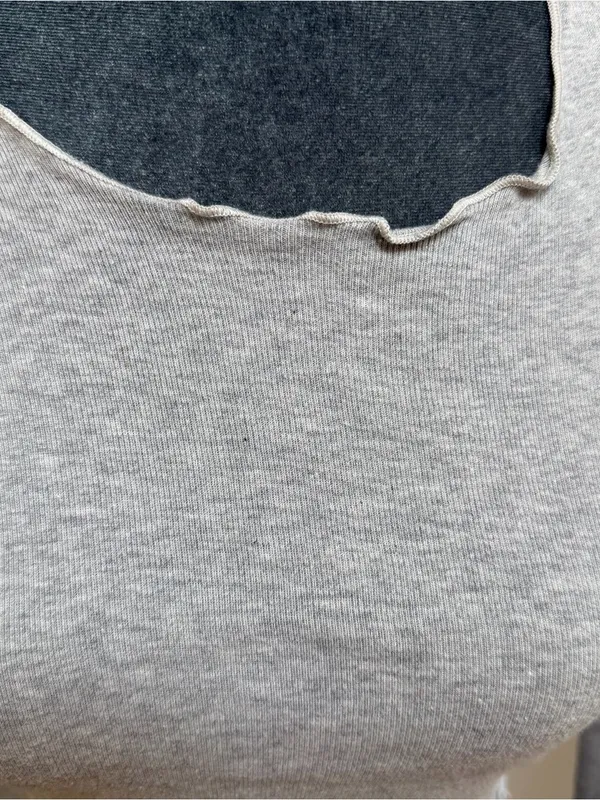 Brandy Melville Italy light grey cotton ruffled long sleeve crop top shirt - Image 2