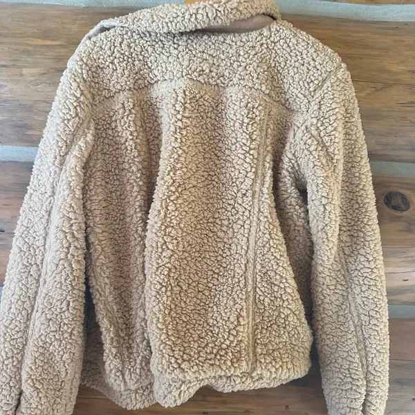Hem & Thread NWOT  Teddy Sherpa Jacket - Image 4
