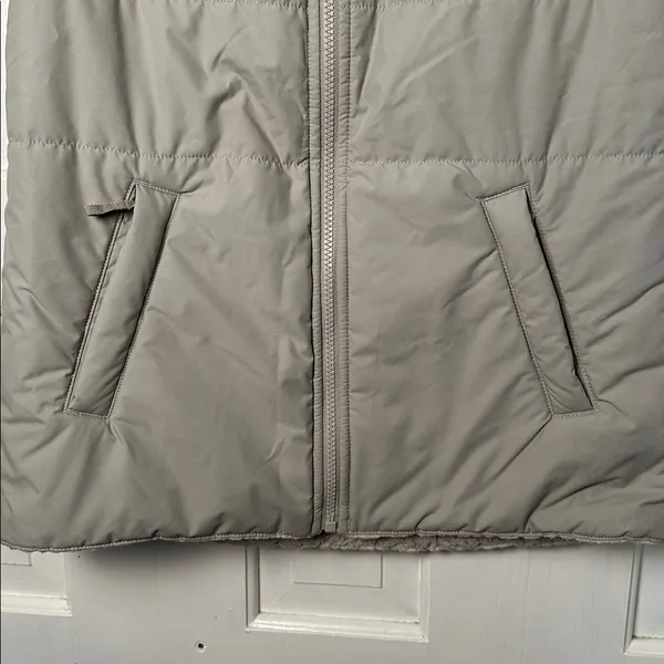 The North Face reversible women’s sherpa vest cream - Image 3