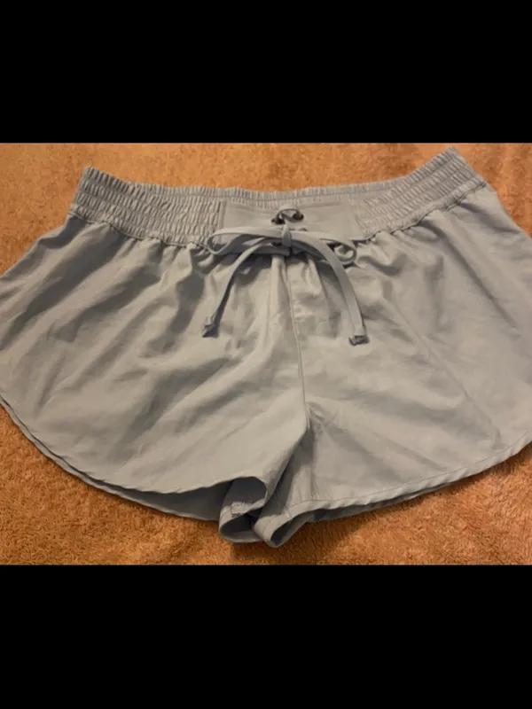 Free People movement easy does it shorts. Size large - Image 3
