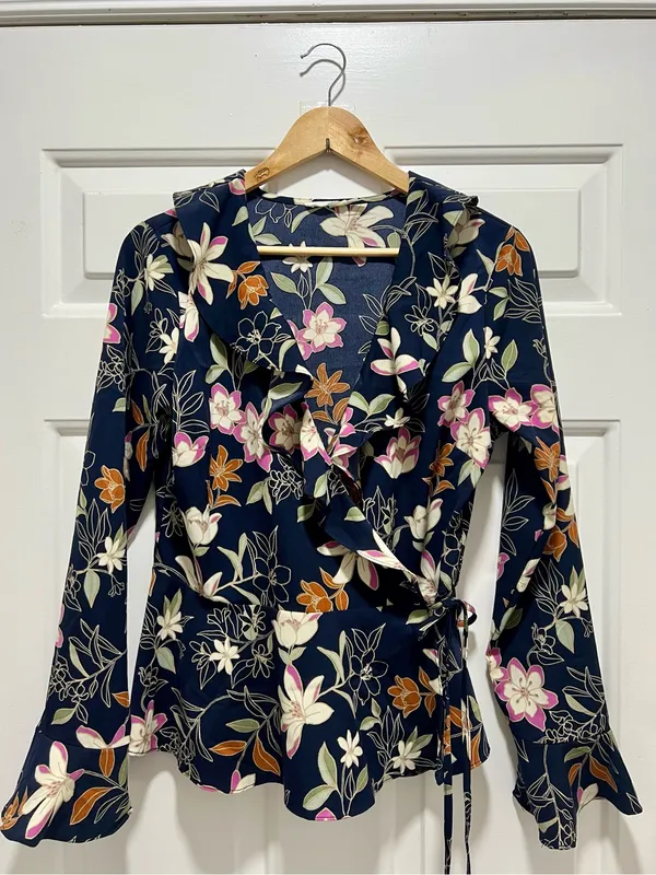 Blu Pepper Navy Floral Ruffle Wrap Peplum Blouse Bell Sleeve Large L - Image 3