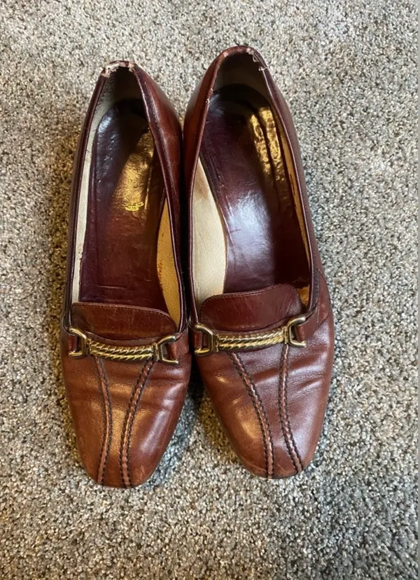 Gucci Heels Are Vintage leather brown in color.. needs a good polish. In great condition no Flaws. - Image 12