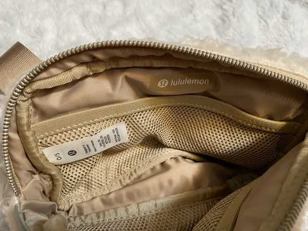 Lululemon Everywhere Fleece Belt Bag - Image 5