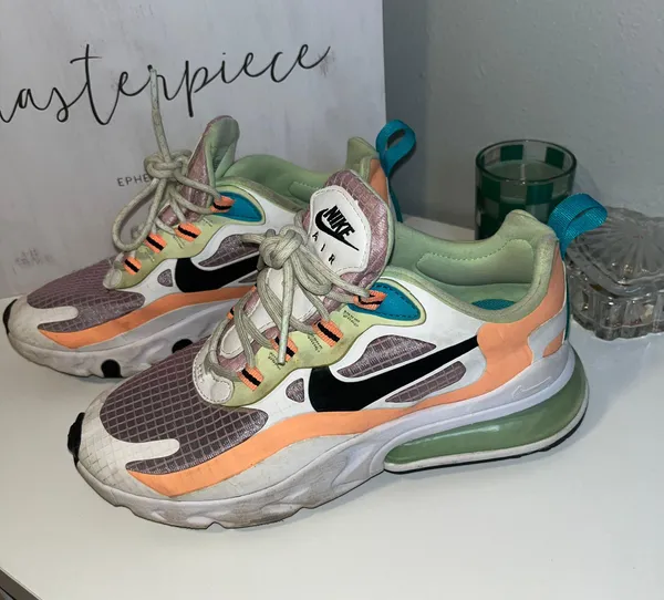 Nike Women’s Air Max 270 React - Image 3