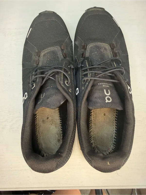 On Cloud 5 All Black Mesh Low Top Sneakers sz 8.5 - Image 5
