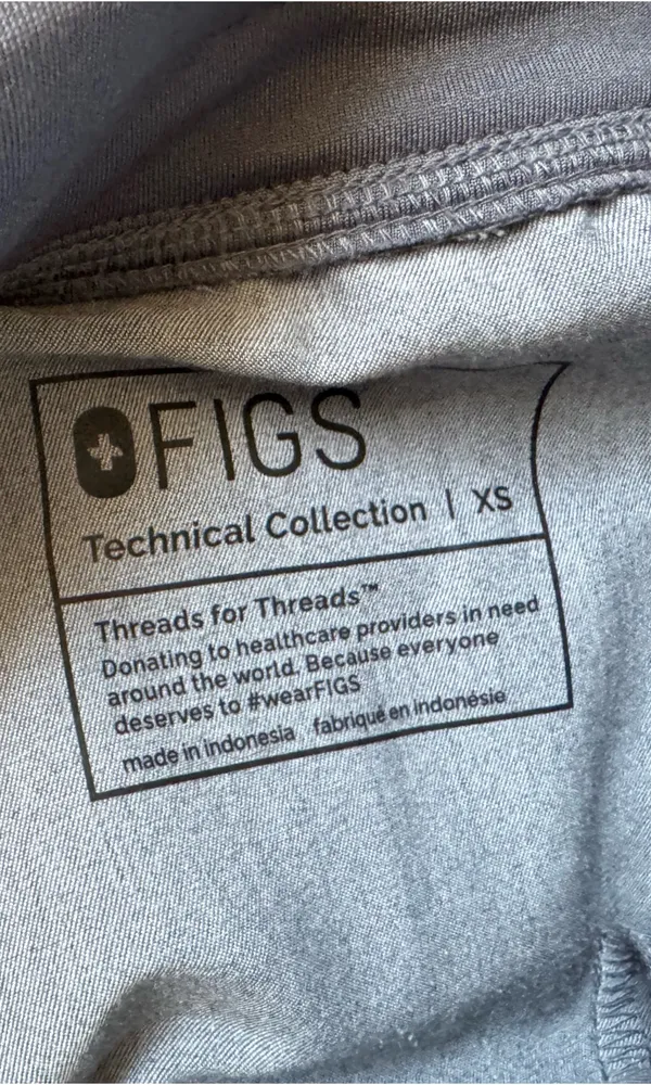FIGS Scrub Top & Jogger Pants Set - Image 4