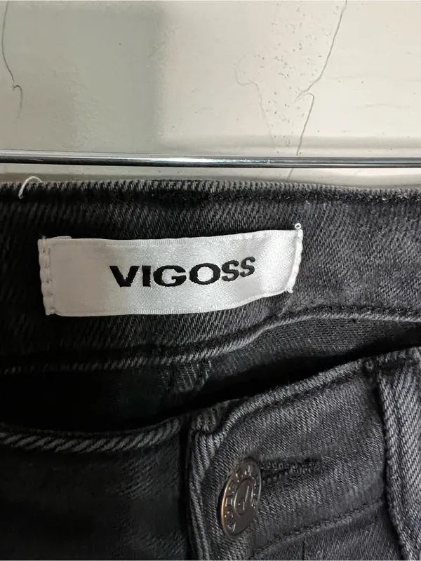 Vigoss Marley Crop Boot Washed Black Raw Hem‎ Stretch Jeans - Image 4