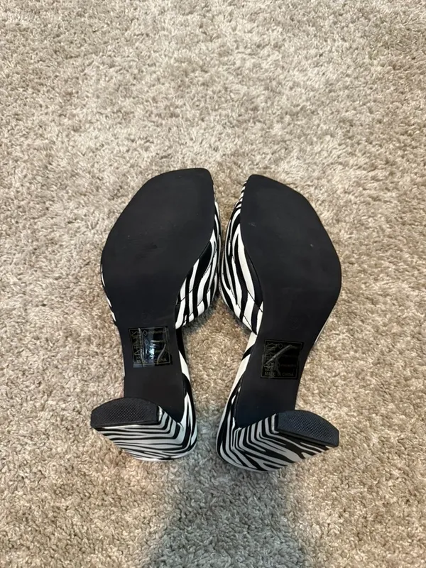 Zebra Print Mules size 9  - Image 5