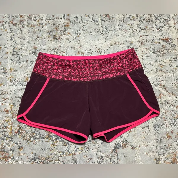 Lululemon Run Times Shorts Bordeaux Drama and Bon Bon Mountain Peaks size 4 - Image 4