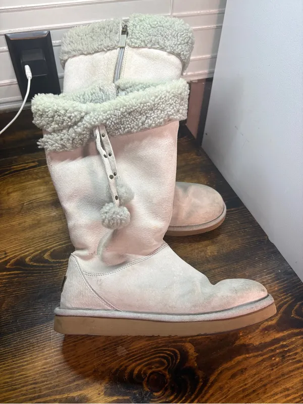 Gray Ugg boots size 8 - Image 2