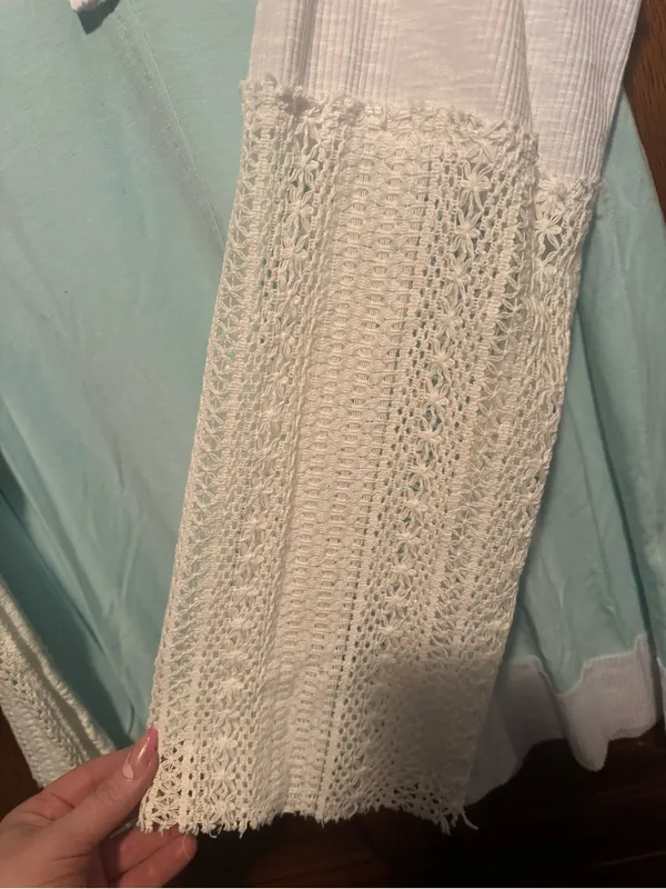 POL Mixed Media Patchwork Lace Henley Top - Mint Green Size M - Image 3