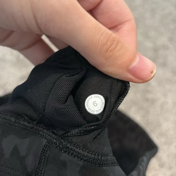 Lululemon Energy Bra High‎ Neck Long Line Camo Gray Black - Image 4