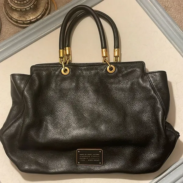 Marc by Marc Jacobs 100% LEATHER BAG Black with Gold Hardware - Image 2