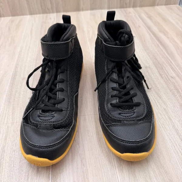 V-RO No Limit Cheer Shoes Womens 9 Black Yellow Excellent Top Gun All Stars - Image 2