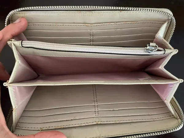 Coach Khaki Wallet - Image 3