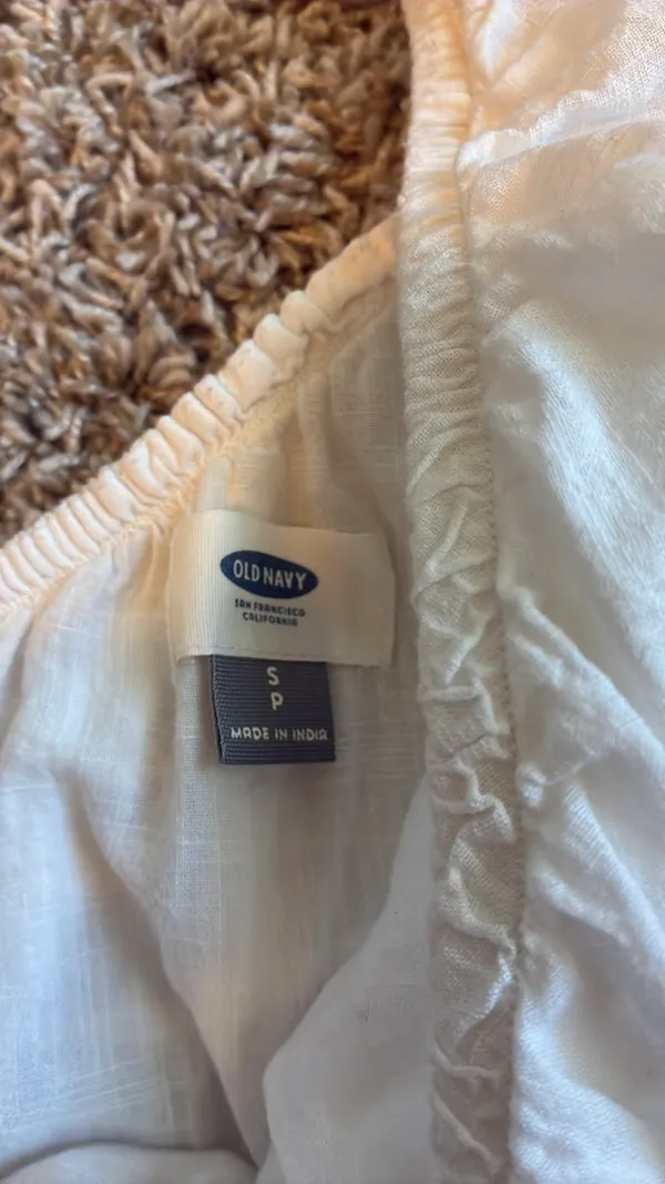 Old navy linen top - Image 2
