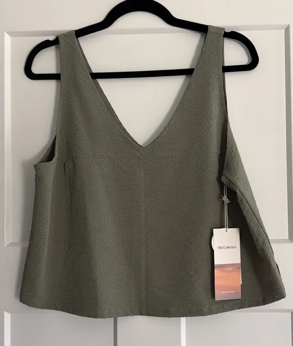 Vuori Medium Villa Textured Crop Tank Top in Laurel - Image 3
