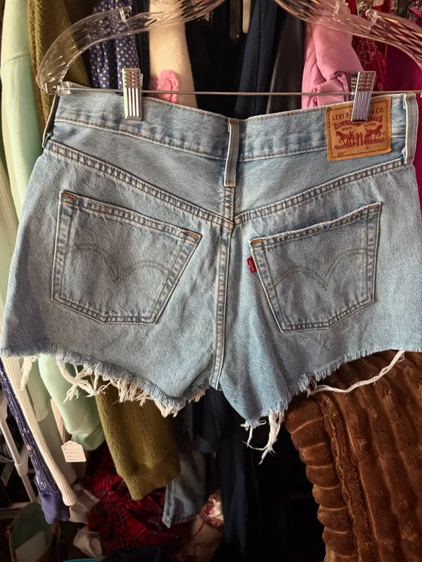 Levi’s 501 Shorts Cut-Off Button Fly Distressed - Image 3
