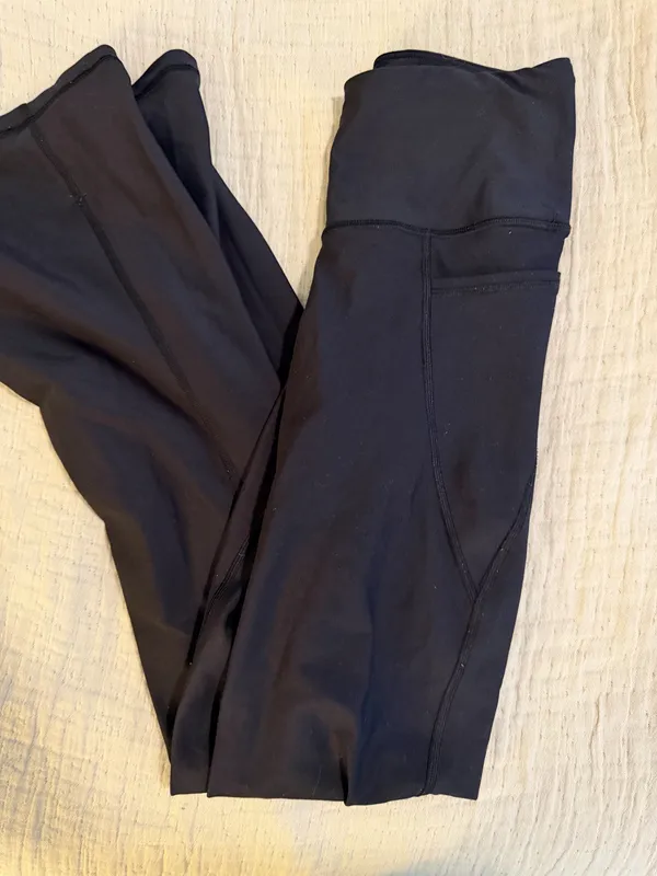 Old Navy Flare Leggings Black S - Image 4