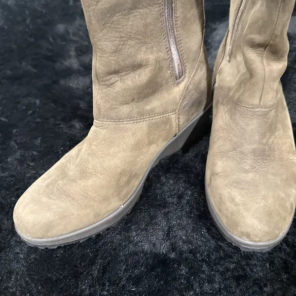 Eddie Bauer Women's Wedge Boots In Dark Olive Green SZ 8.5 - Image 6