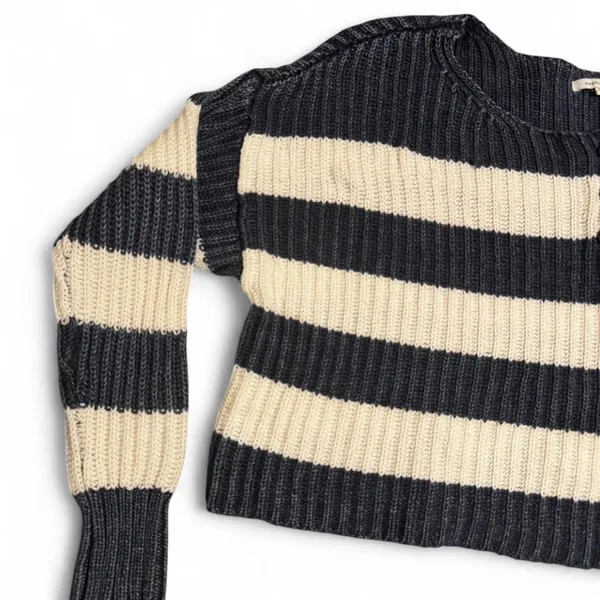 Women’s Sweater ✦ Open To All Offers ✦ Bundle Measurements: Used Excellent Condition Women’s American Eagle White Casual Long Sleeve Sweater XS ——— TAGS ——— #Light #Formal #Casual #Cream #AmericanEagle - Image 3